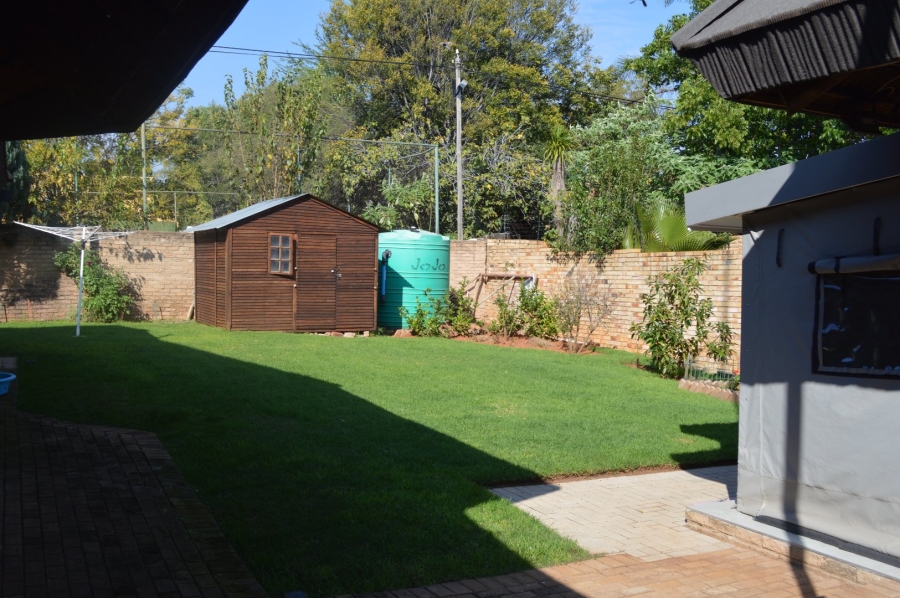 5 Bedroom Property for Sale in Wilkoppies North West